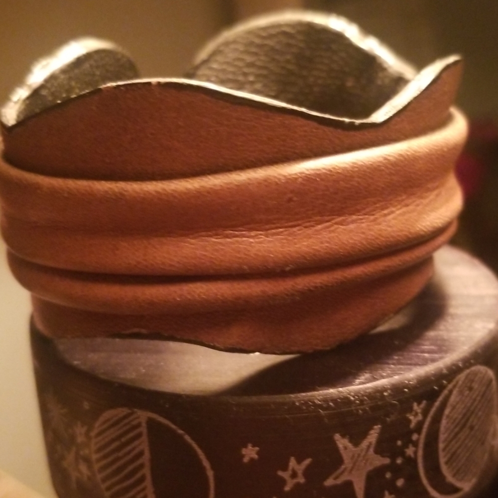 Folded leather wrist cuff. - Picture 3 of 3